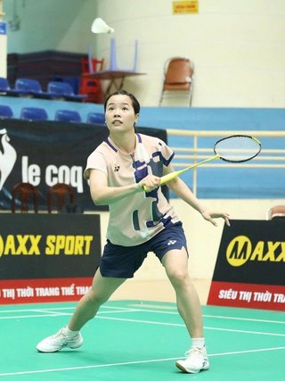 Mục tiêu kép của tay vợt Nguyễn Thùy Linh