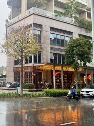 Trời chuyển mưa, nhiều người 'chuyển mood'