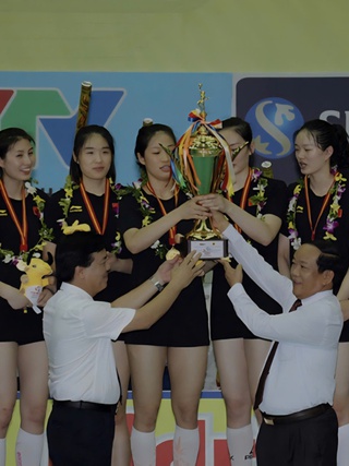 Đội hình 'đẹp như mơ' của đội Trung Quốc ở giải bóng chuyền VTV9 - Bình Điền