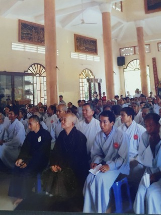3 sư thầy gieo yêu thương trên đất sen hồng