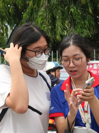 Tình nguyện viên nghĩ ra cách hỗ trợ thí sinh hiệu quả