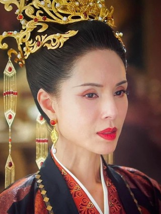 'Tiểu Long Nữ đẹp nhất màn ảnh' thừa nhận dùng tóc giả suốt nhiều năm