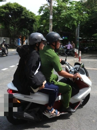 Quên giấy tờ, đi lộn điểm thi: Những pha 'thót tim' của thí sinh