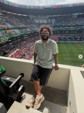 Marcelo được an ninh giải cứu giữa bạo loạn ngoài sân Azteca ngày khai mạc World Cup
