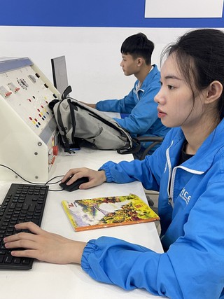 Liên thông từ ĐH về CĐ, trung cấp: Đáp ứng nhu cầu học tập trong bối cảnh mới