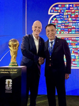 Chủ tịch FIFA và Chủ tịch VFF trao đổi về phát triển bóng đá Việt Nam