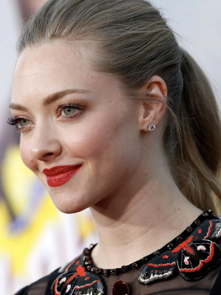 Minh tinh Amanda Seyfried phải thuê vệ sĩ bảo vệ vì vạ miệng