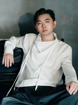Thiếu gia nhà Biti's ra sao khi vào showbiz?