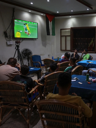 World Cup ở Gaza: Vẫn xem bóng đá dù không biết ngày mai ra sao