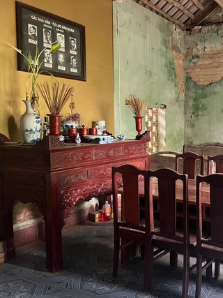 Một di sản đang phai, một tấm lòng vẫn cháy
