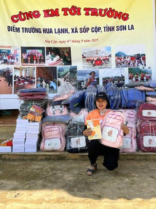 Từ bục giảng đến những nhịp cầu yêu thương