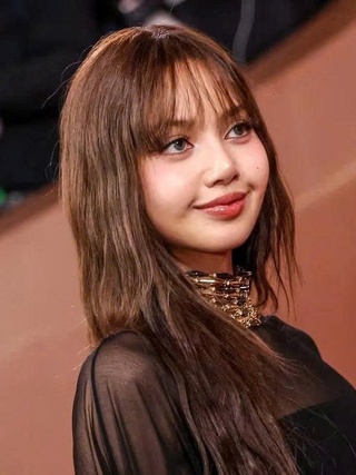 Lisa (BlackPink) nói gì về việc chia tay bạn trai tỉ phú?