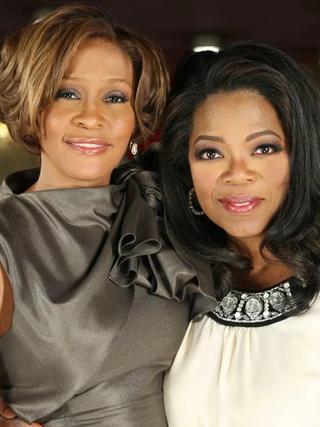 Gia đình Whitney Houston nổi giận vì phát ngôn của MC Oprah Winfrey về nữ danh ca