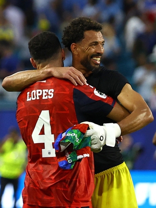 Thủ môn Vozinha, người hùng 40 tuổi của Cabo Verde lỡ cơ hội sang Brazil