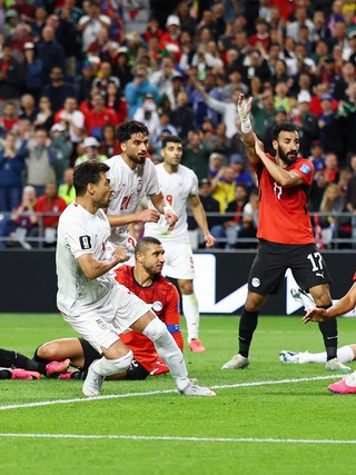 Đội Iran gửi thông điệp fair-play trong phòng thay đồ sau trận hòa Ai Cập gây tranh cãi
