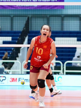Đội tuyển bóng chuyền nữ U.18 Việt Nam thua quá tiếc trước Thái Lan ở chung kết Đông Nam Á