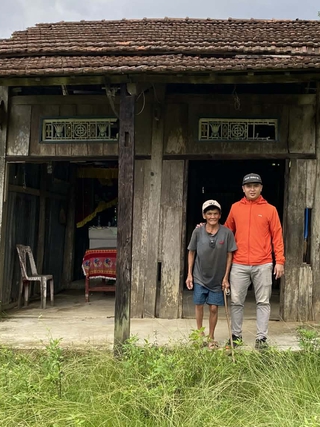 Không nhận tiền công, nhóm 5 người trẻ dọn nhà miễn phí suốt gần 4 năm