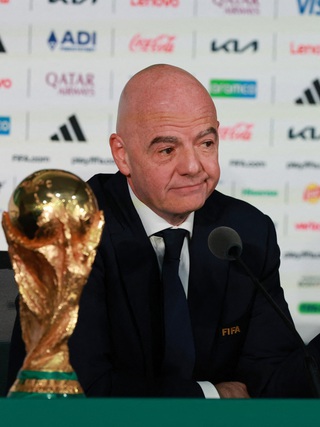 Chủ tịch FIFA di chuyển hàng chục nghìn km, 'phân thân' tại World Cup 2026?
