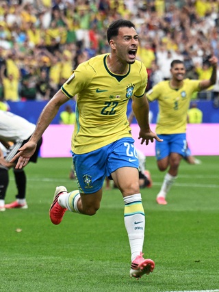 Những ngôi sao Arsenal là 'người hùng' của đội tuyển Brazil