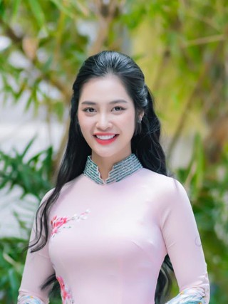Hoa hậu đi xin việc khi con mới 5 tháng tuổi, xúc động câu chuyện phía sau