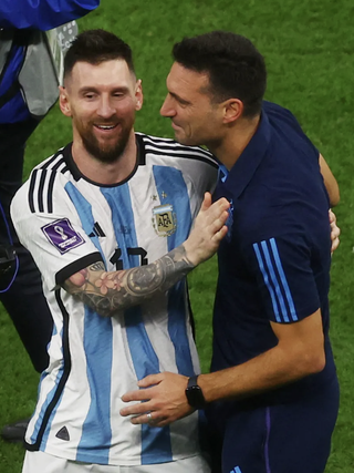 HLV đội tuyển Argentina tiết lộ sự thật gây sốc về 'quyền lực' của Messi