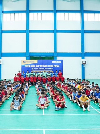 CLB Thái Sơn Nam: HLV Tây Ban Nha 'tìm vàng' từ hơn 2.600 thí sinh nam, nữ