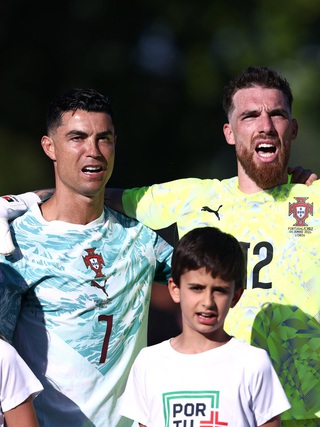 Động đất ở khu vực đội tuyển Bồ Đào Nha rèn quân: Ronaldo thế nào?