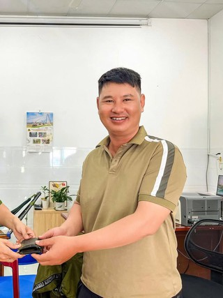 Nhặt được ví tiền chị bán cơm đi trả lại ngay: 'Vì có phải của mình đâu'