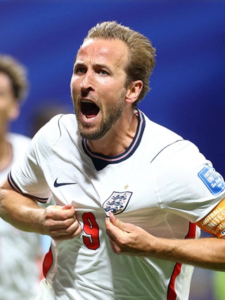 Harry Kane thể hiện đẳng cấp siêu sao, đẩy cuộc đua Vua phá lưới lên cao trào