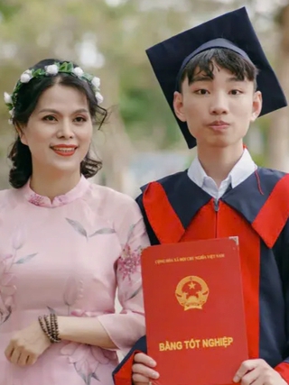 Bất ngờ thủ khoa THPT khối C00 lại là sinh viên đại học