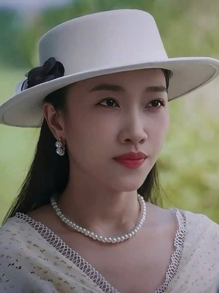 Người đẹp từng thi Miss World Vietnam, đóng ‘Nợ đời vay trả’ đang gây sốt là ai?
