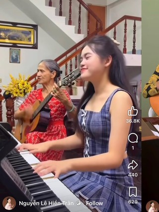 Hát cùng bà nội, cô gái 'triệu view' gây chú ý