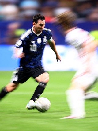 Với Messi, Argentina đã có 'Bàn chân của Chúa'