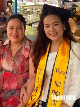 'Lội ngược dòng' khó tin: Nữ công nhân từng làm việc 14 tiếng/ngày trở thành thủ khoa