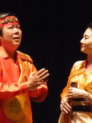 Khi sân khấu đối thoại cùng đời sống