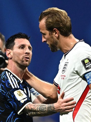 Harry Kane bất lực: 'Messi quá giỏi, đội tuyển Anh cố ngăn cản nhưng không thể'