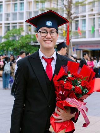 Chọn học y vì… gần nhà, 6 năm sau nam sinh tốt nghiệp thủ khoa toàn trường