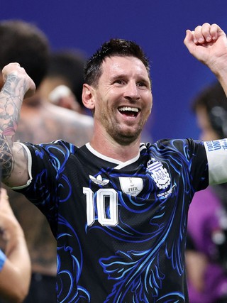 Messi vào chung kết World Cup bằng 2 phiên bản đáng sợ: ‘Đi bộ’ và ‘hồi xuân’