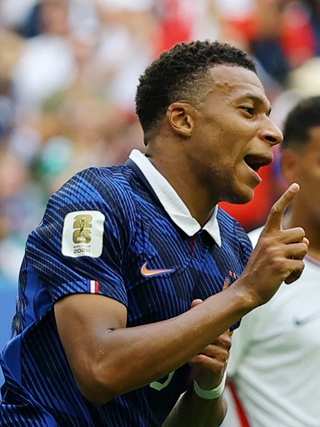 Mbappe vượt mặt Messi ở cuộc đua Vua phá lưới, đi vào lịch sử của World Cup dù thua Anh