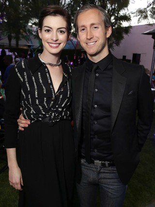 Cuộc hôn nhân hàng triệu cô gái mơ ước của Anne Hathaway và chồng tài tử
