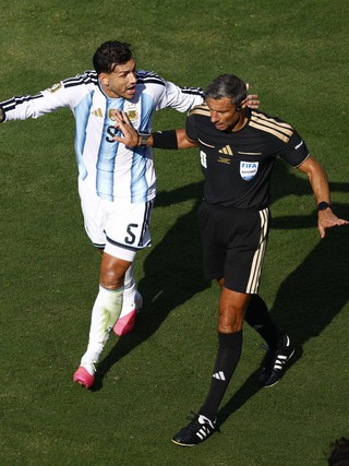 Cựu trọng tài FIFA chỉ trích đội tuyển Argentina, gọi Paredes là 'nỗi xấu hổ': Đề nghị treo giò 10 trận
