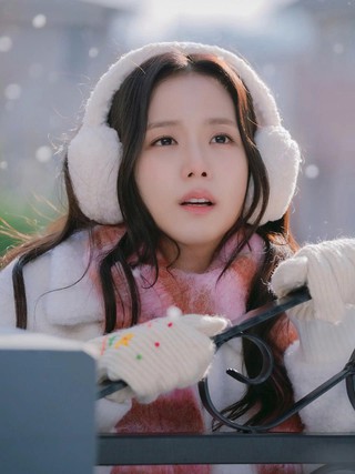 Khán giả khuyên Jisoo (Black Pink) từ bỏ giấc mơ diễn xuất