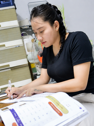 Hội chứng 'tự hù mình' của người trẻ: Làm sao để vượt qua?