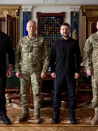 Ukraine thay tướng giữa dòng vì khủng hoảng chính trị