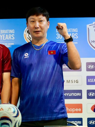 HLV Kim Sang-sik: ‘Việt Nam sẽ chiến đấu để bảo vệ ngôi vương nên phải thắng Timor Leste cái đã’