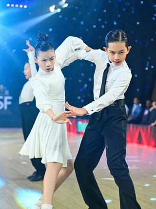 Khánh Thi nói về con trai vừa giành 8 huy chương vàng giải khiêu vũ châu Á