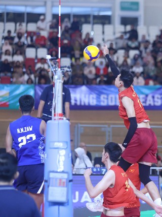 Đưa bóng chuyền nam Việt Nam lên đỉnh Đông Nam Á, Nguyễn Ngọc Thuân được vinh danh