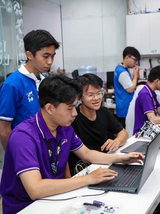Hơn 50% thí sinh đăng ký ngành STEM: Nhu cầu nhân lực 3-5 năm tới ra sao?