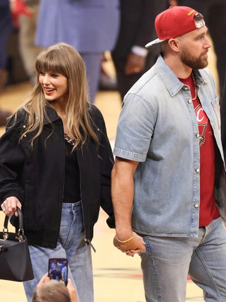 Thỏa thuận tiền hôn nhân dài 40 trang của Taylor Swift và chồng cầu thủ?