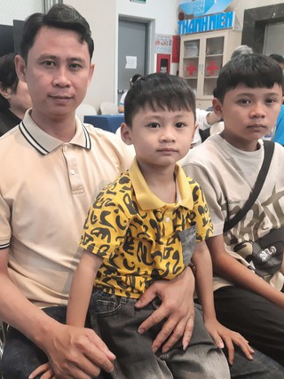 5 năm Cùng con đi tiếp cuộc đời: Mong ước của những người cha